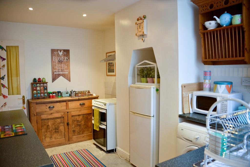 Queens Apartment เวอร์ทิง ภายนอก รูปภาพ