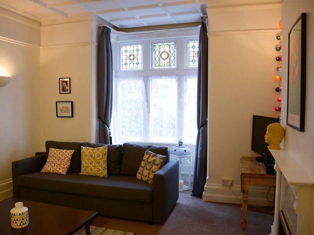 Queens Apartment เวอร์ทิง ภายนอก รูปภาพ